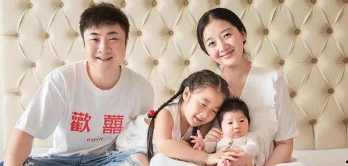 娱乐圈吃瓜爆料明星情侣,甜蜜背后暗藏玄机