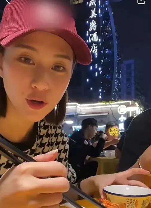 娱乐前线吃瓜的明星叫什么